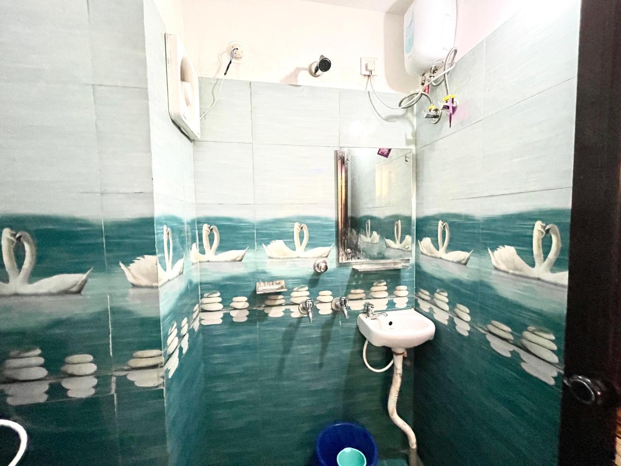 Hotel Seven Inn By Seven Group Puri Esterno foto