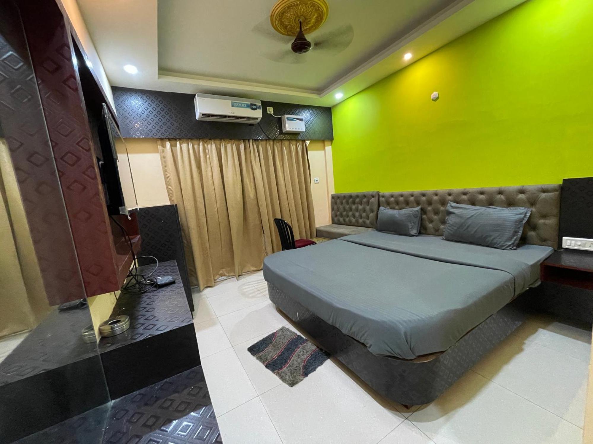 Hotel Seven Inn By Seven Group Puri Esterno foto