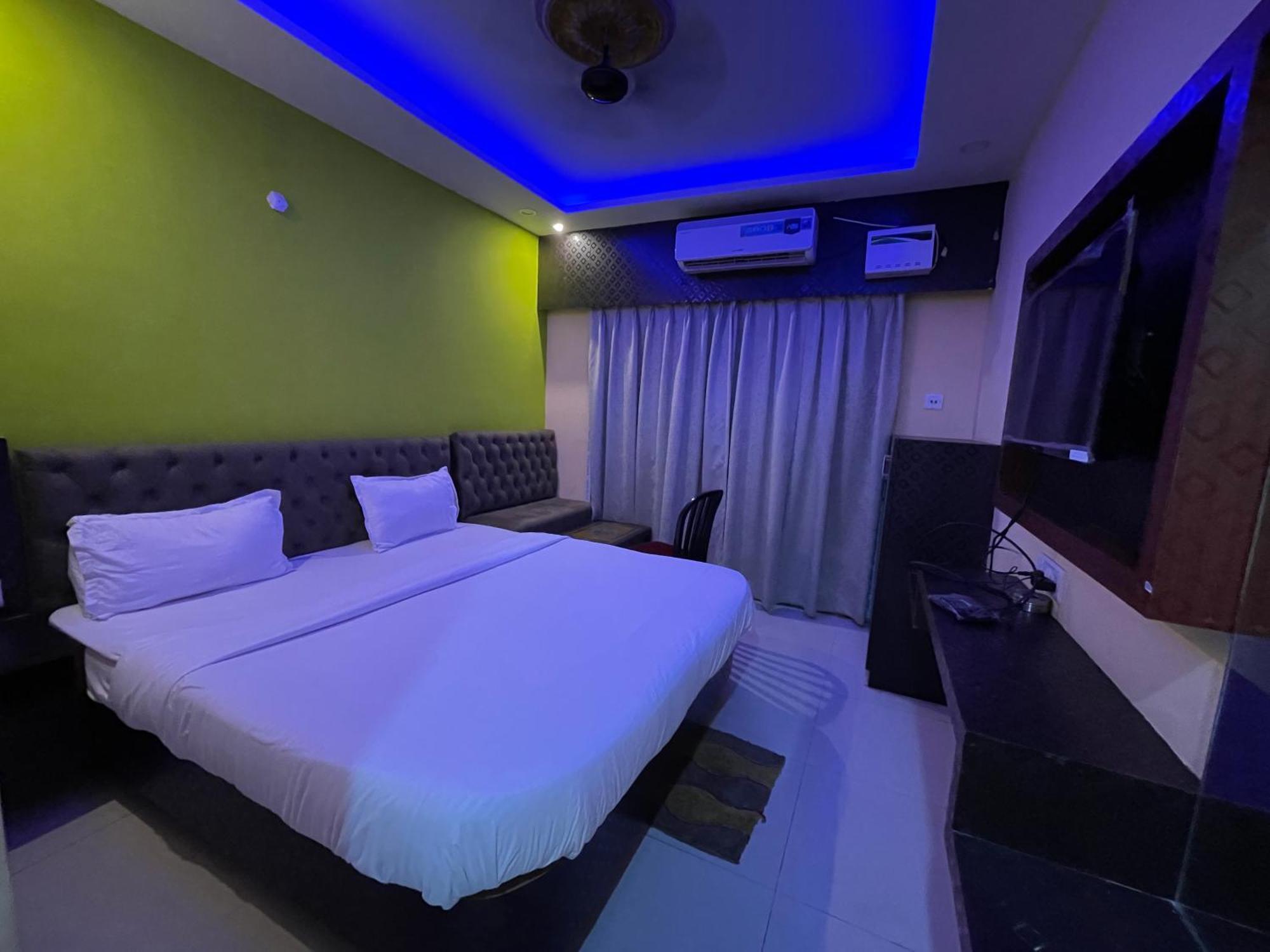 Hotel Seven Inn By Seven Group Puri Esterno foto