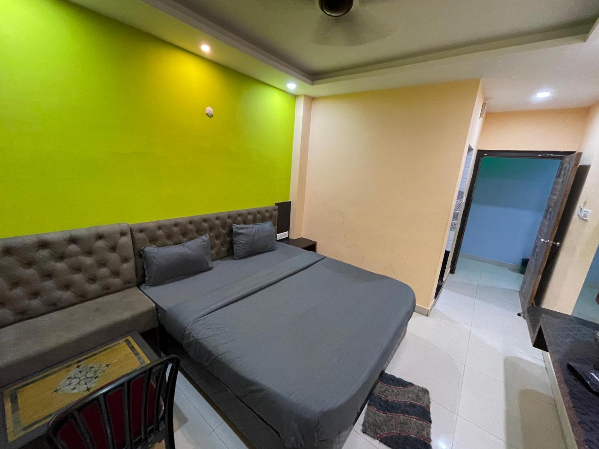 Hotel Seven Inn By Seven Group Puri Esterno foto