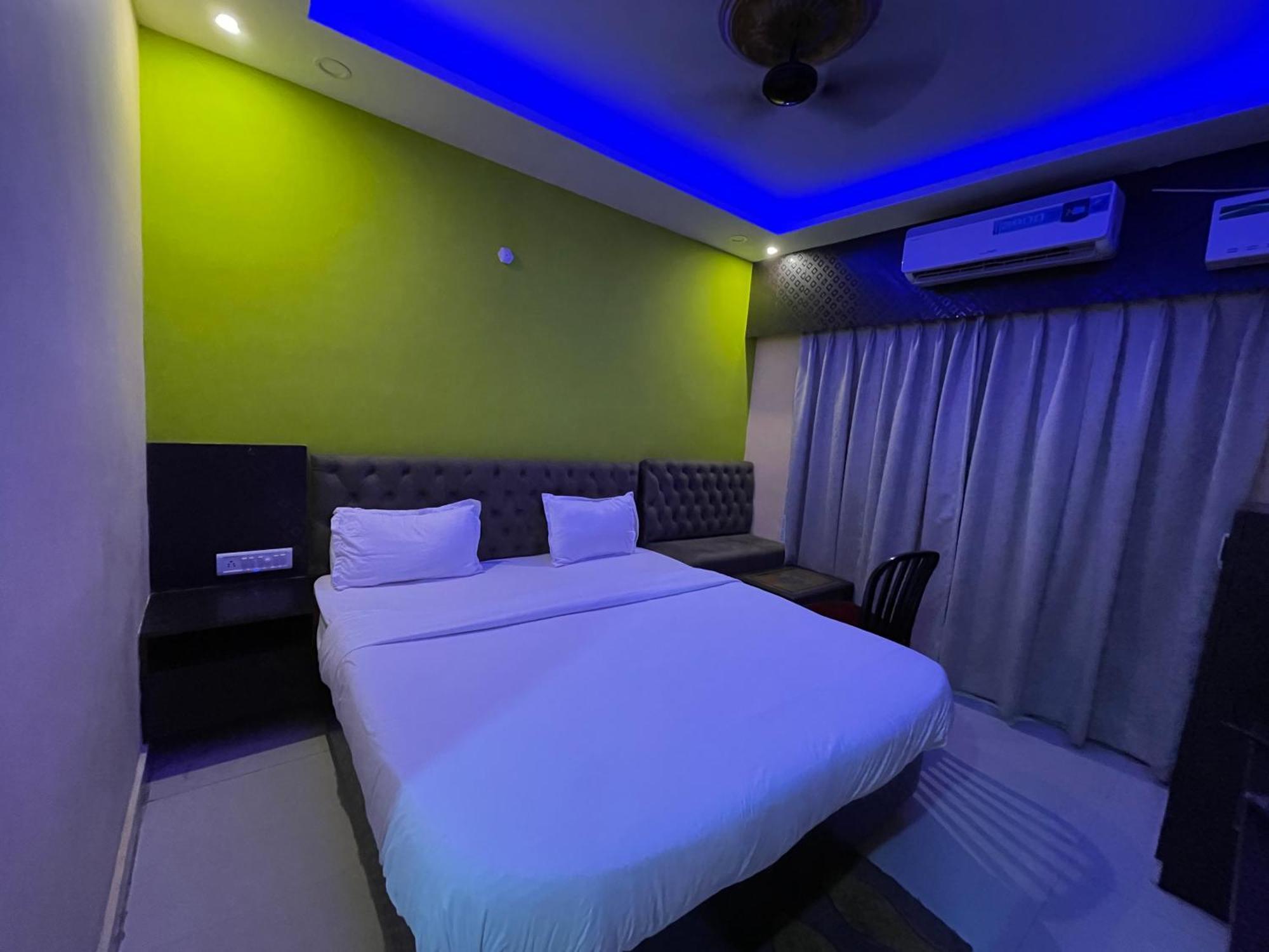 Hotel Seven Inn By Seven Group Puri Esterno foto