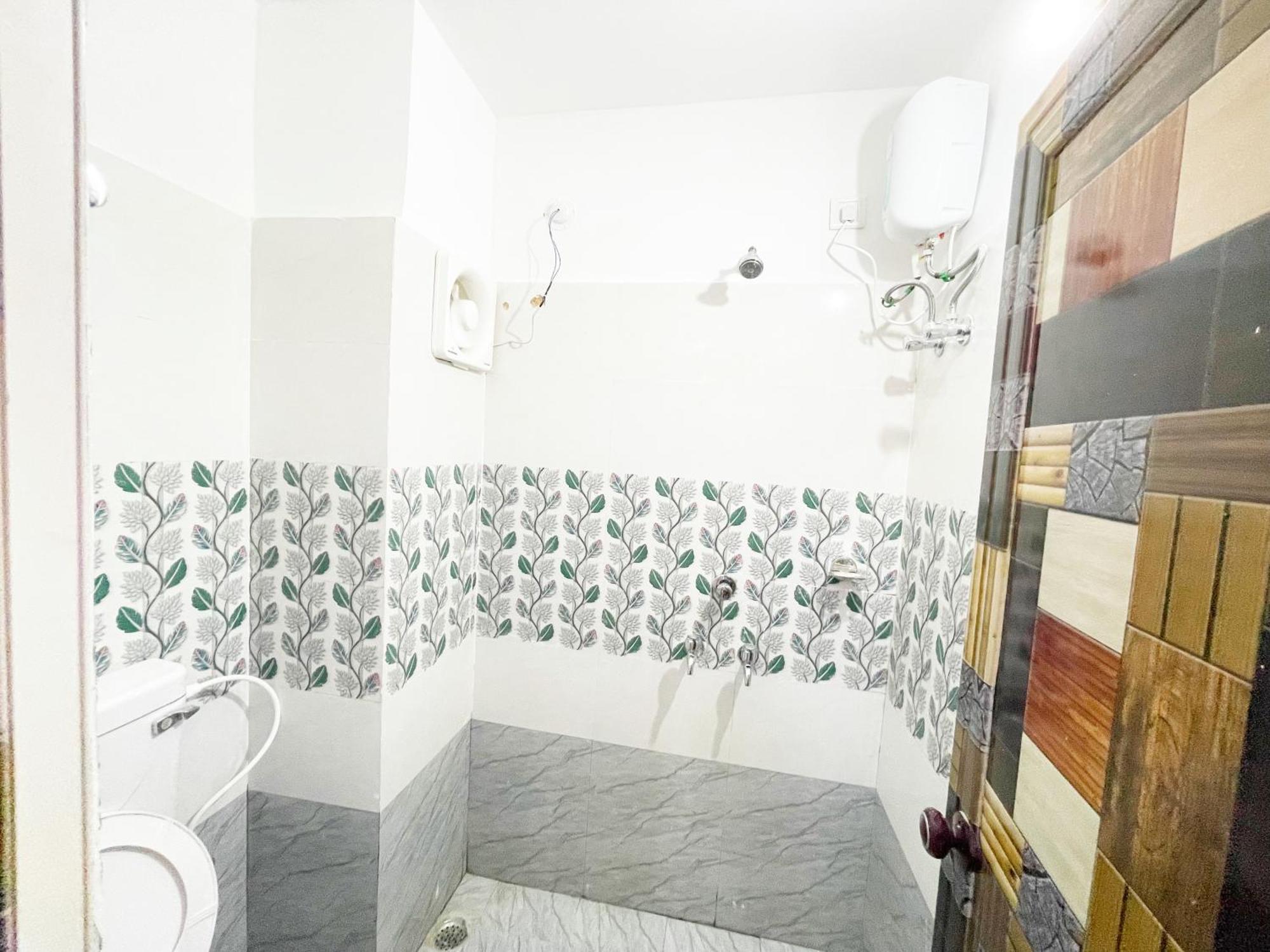 Hotel Seven Inn By Seven Group Puri Esterno foto