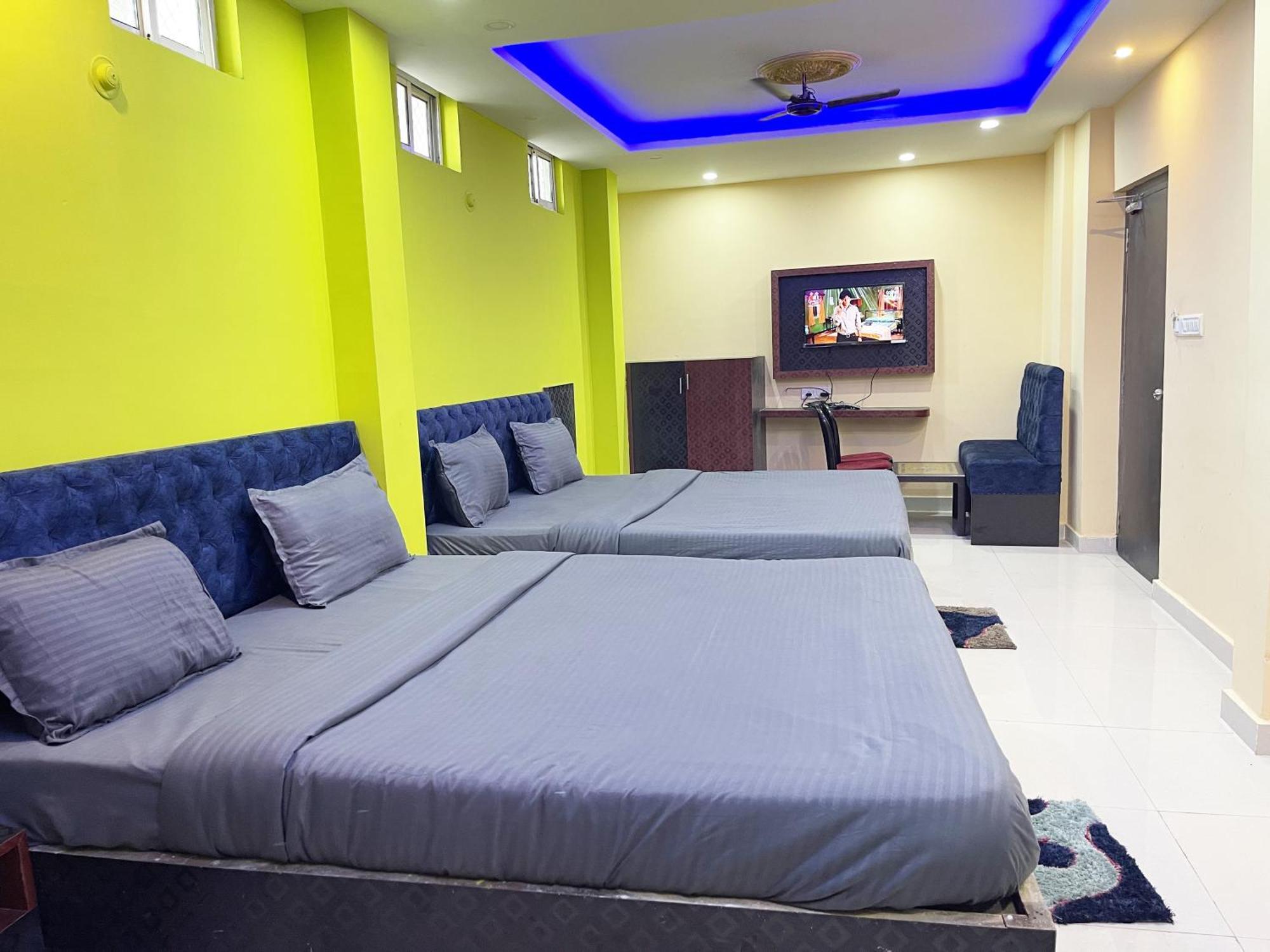 Hotel Seven Inn By Seven Group Puri Esterno foto