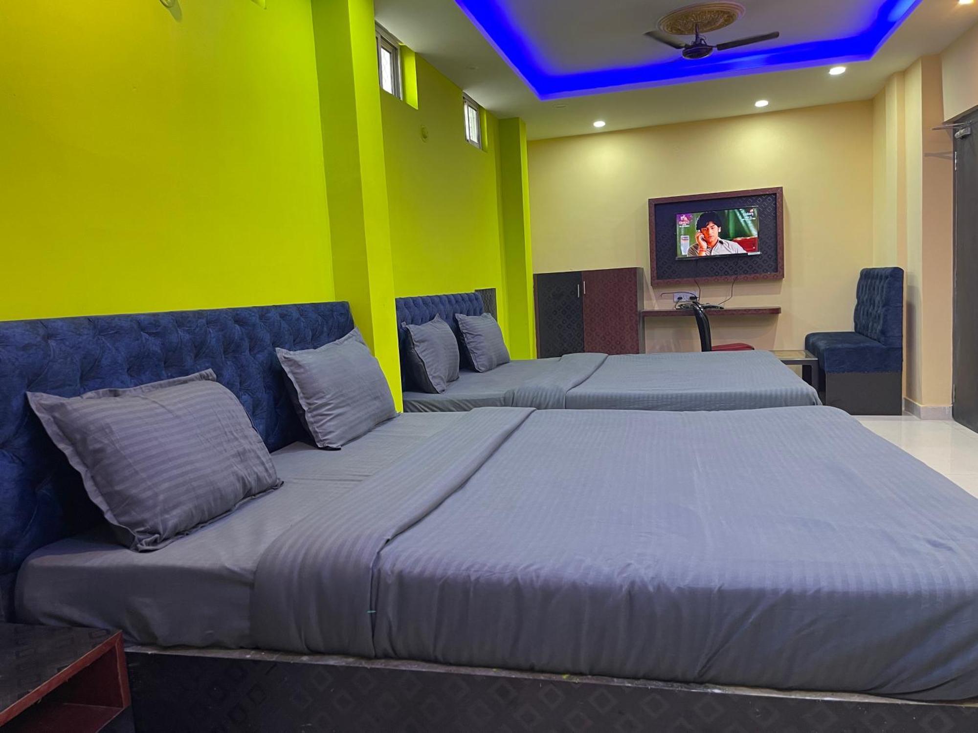 Hotel Seven Inn By Seven Group Puri Esterno foto
