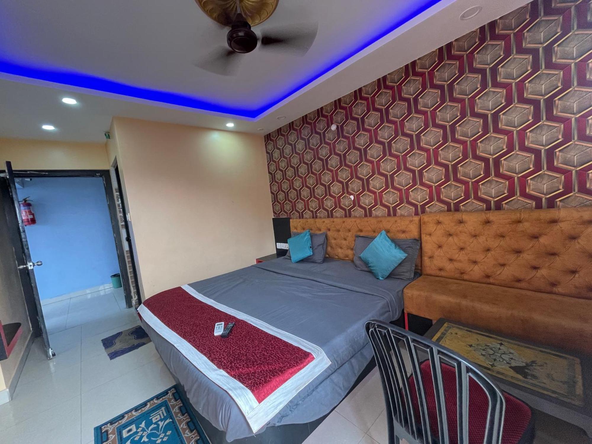 Hotel Seven Inn By Seven Group Puri Esterno foto