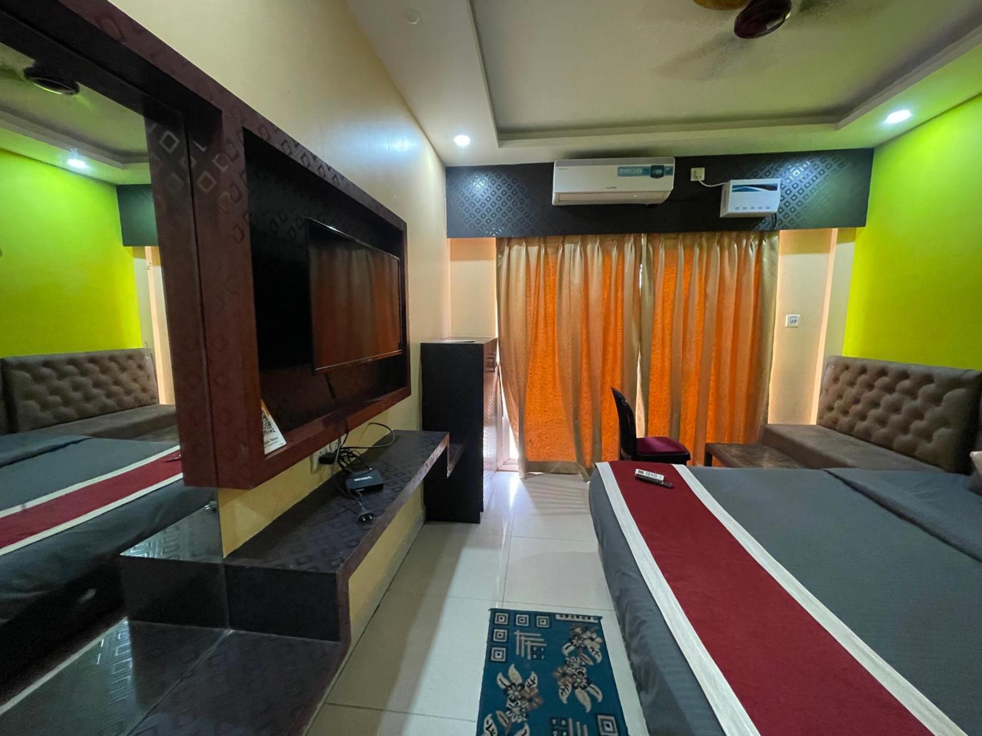 Hotel Seven Inn By Seven Group Puri Esterno foto