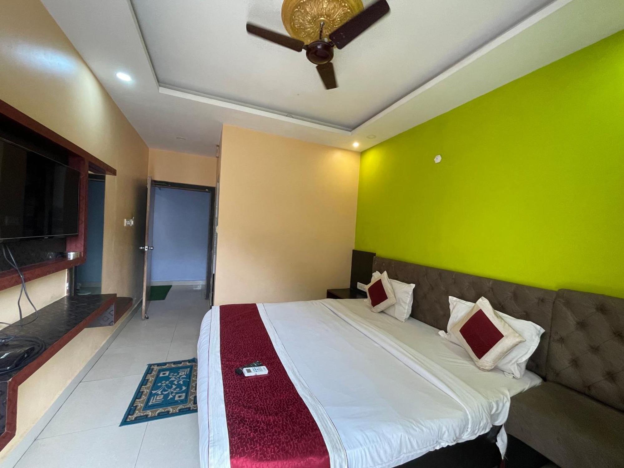 Hotel Seven Inn By Seven Group Puri Esterno foto