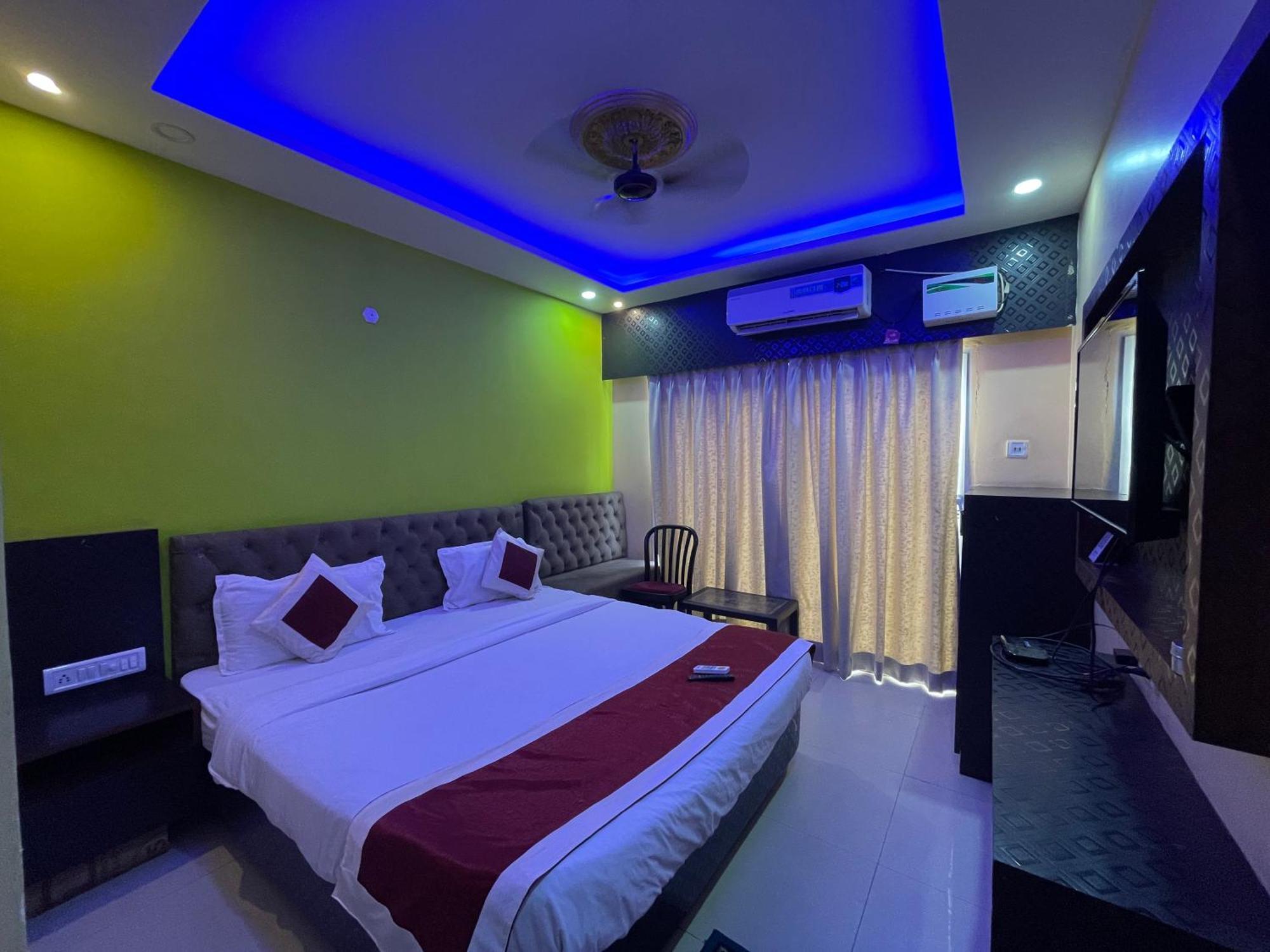 Hotel Seven Inn By Seven Group Puri Esterno foto
