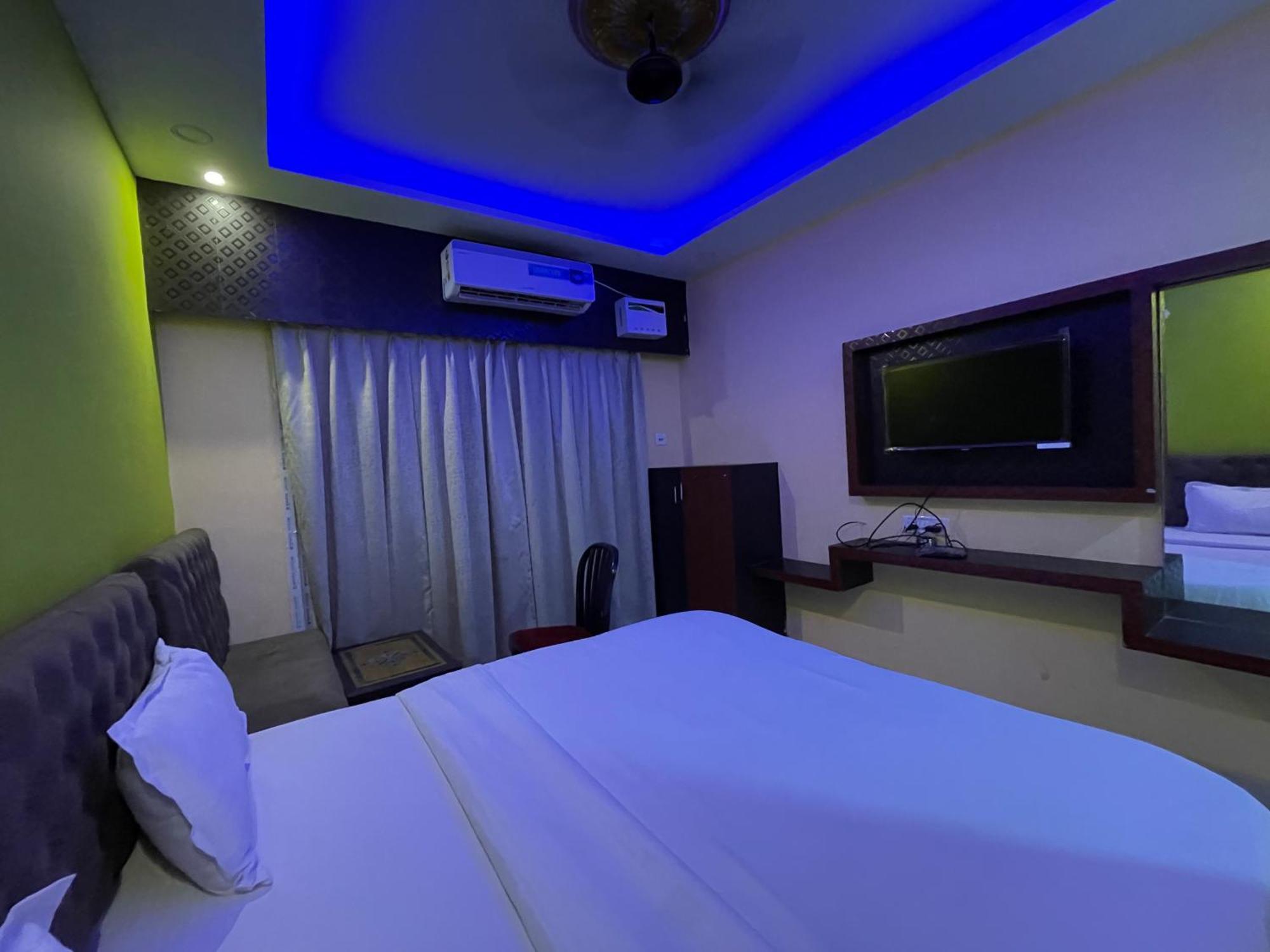 Hotel Seven Inn By Seven Group Puri Esterno foto